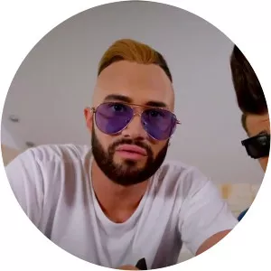 Baieti de orasSince 2016 - TV series