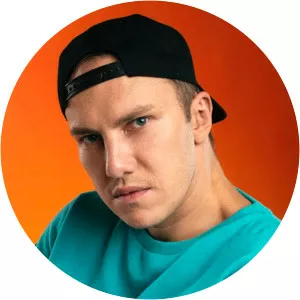 arturro mass bakun - Singer