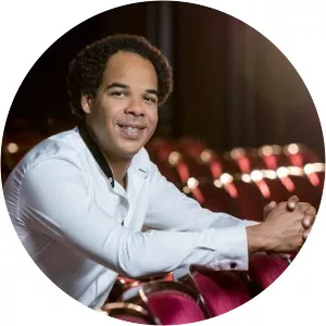 Bálint Emota Ekanem