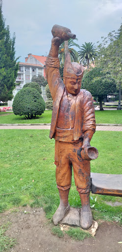 Banco de madera Sidrero. Ruta de bancos de.madera - Tourist attraction in Villaviciosa, Asturias, Spain