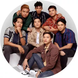 Bandang Lapis - Musical group
