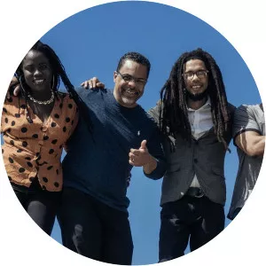 Bandé-Gamboa - Musical group