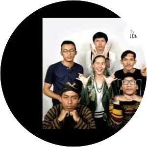 Batas Senja - Musical artist