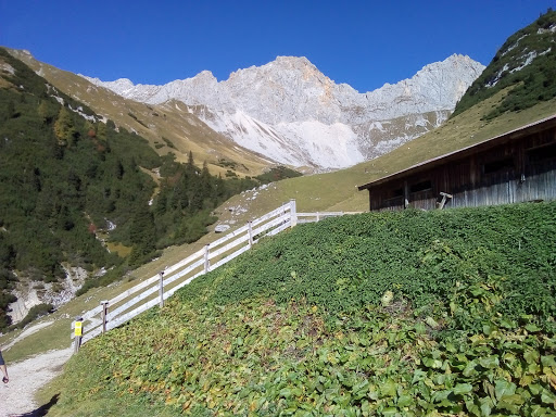 Bauernhof Haus Sonnenwinkel - Holiday apartment in Leutasch, Austria