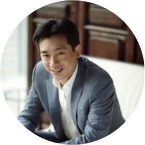 Bee Taechaubol - Thai businessman