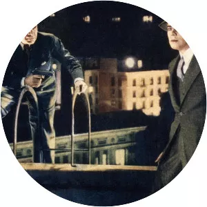 Behind the Green Lights - 1935 ‧ 1h 8m