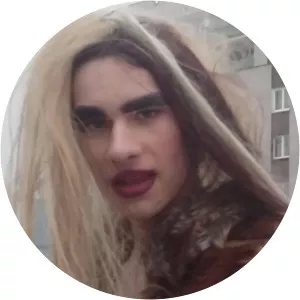 Bella Ćwir - Musical artist