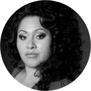 Bella Kalolo - Singer