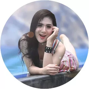 Bella Nafa - Musical artist