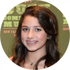 Bella Robertson photograph