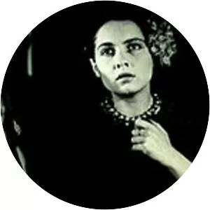 Bella Starace Sainati