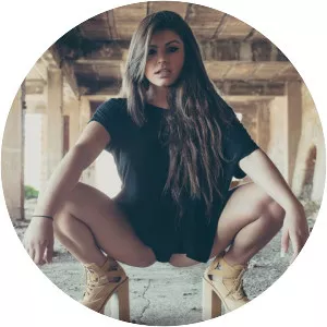 Belle Doron - Singer