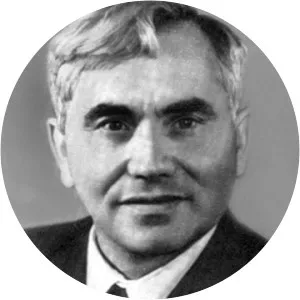 Bentsion Vul - Physicist