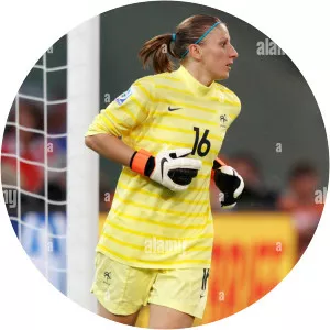 Bérangère Sapowicz - Former football player