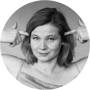 Bernadette La Hengst