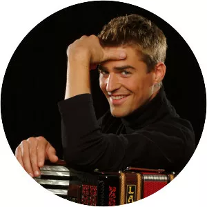 Bernát Babicsek - Singer