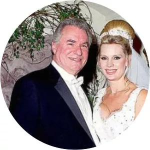 Bettie Irene Tucker - David A. Siegel's ex-wife