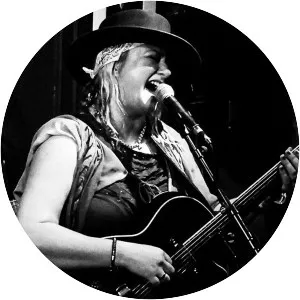 Bex Marshall - Musician