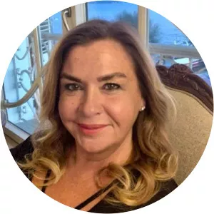 Beyza Zapsu - Cüneyd Zapsu's wife