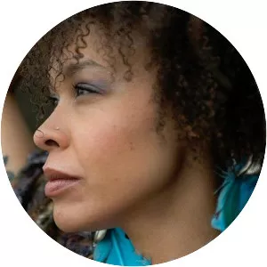 Bianca Mikahn - Poet