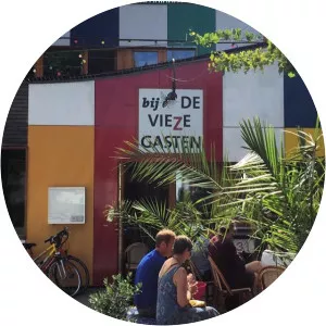 Bij’ De Vieze Gasten - Musical group