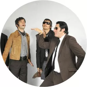 Bikini Machine - Musical group