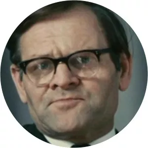 Bob Bowes - English actor