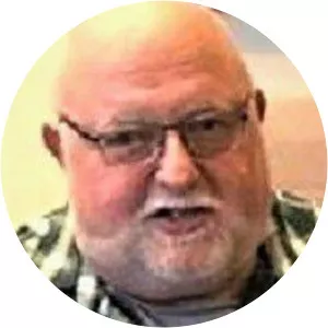 Bob Dennison - Football player