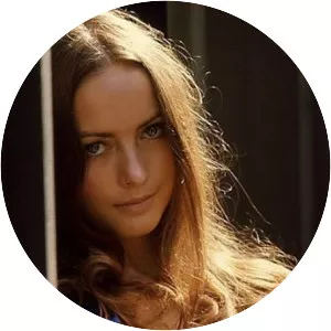 Bonnie Large - Model