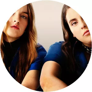 Booksmart - 2019 ‧ Comedy/Coming-of-Age Fiction ‧ 1h 45m