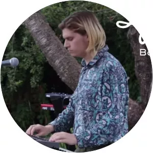 Bored Décor - Musical artist