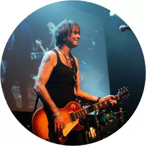 Brian Robertson - Guitarist