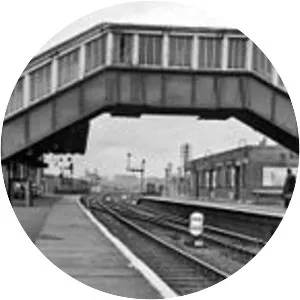 Broadfield railway station