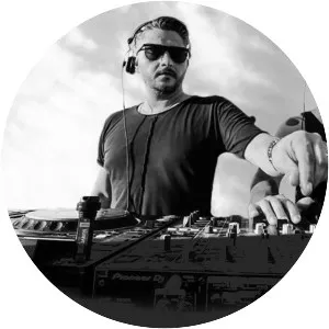 Brokenears - Musical artist