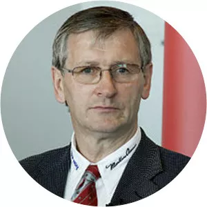 Bruce Rioch - Football manager