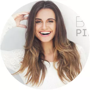 Bruna Pinheiro - Musical artist