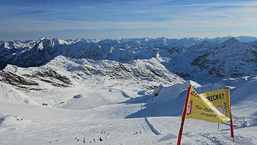 Brunnenkogellift Bergstation - Mountain cable car in Austria