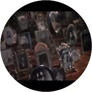 Burnt Offerings - 1976 ‧ Adaptation/Mystery ‧ 1h 56m