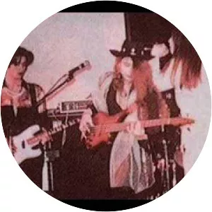 Cains:Feel - Musical group