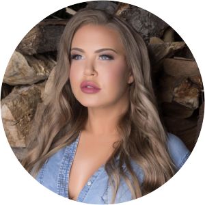 Cali Tucker photograph