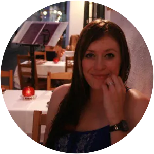 Callie Hart - Author