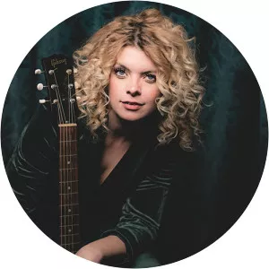 Callie McCullough - Singer