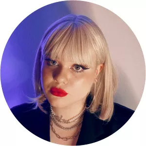 Cameron Hayes - Singer