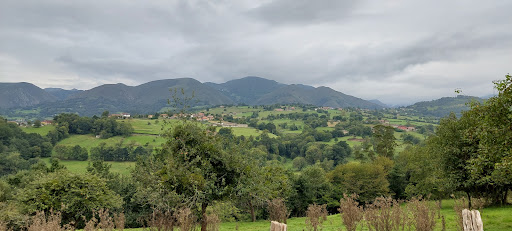 Camino de La Cueva a La Llana - Hiking area in Spain