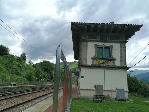 Campomanes Train Station - Tourist attraction in Campumanes, Spain