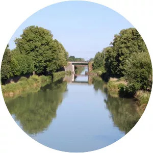 Canal latéral à la Marne