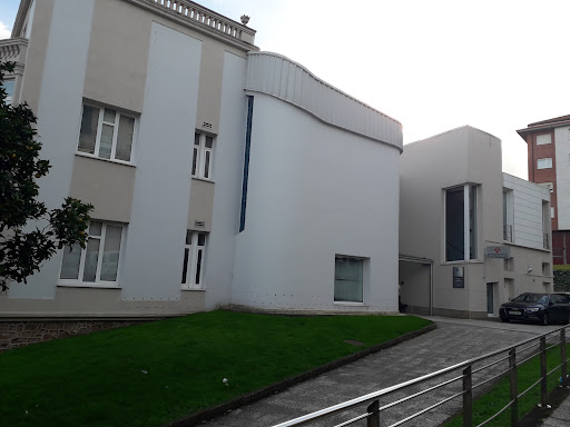 Candas Health Center - Public medical center in Candas, Spain