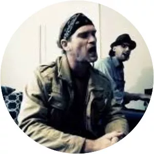 Canyon Raiders - 1951 ‧ Western ‧ 54 mins