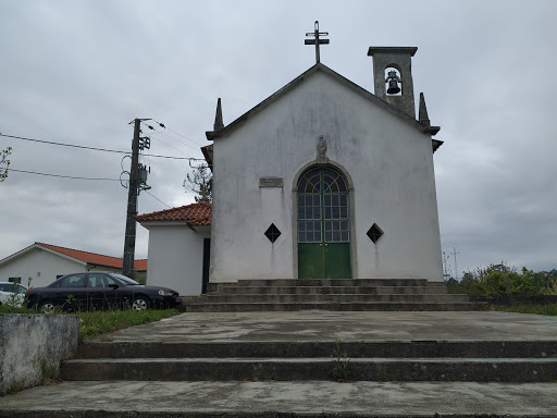 Capela da Senhora dos Emigrantes - Chapel in Vila Mou, Portugal
