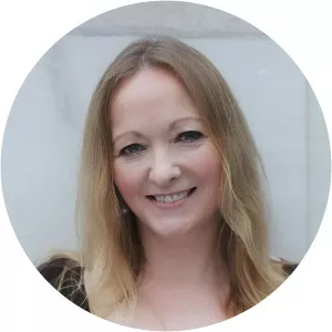 Cara Hunter photograph